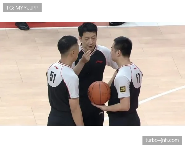 篮下干扰球规则详解:何时被判违例? 篮下干扰球规则详解:何时被判违例?